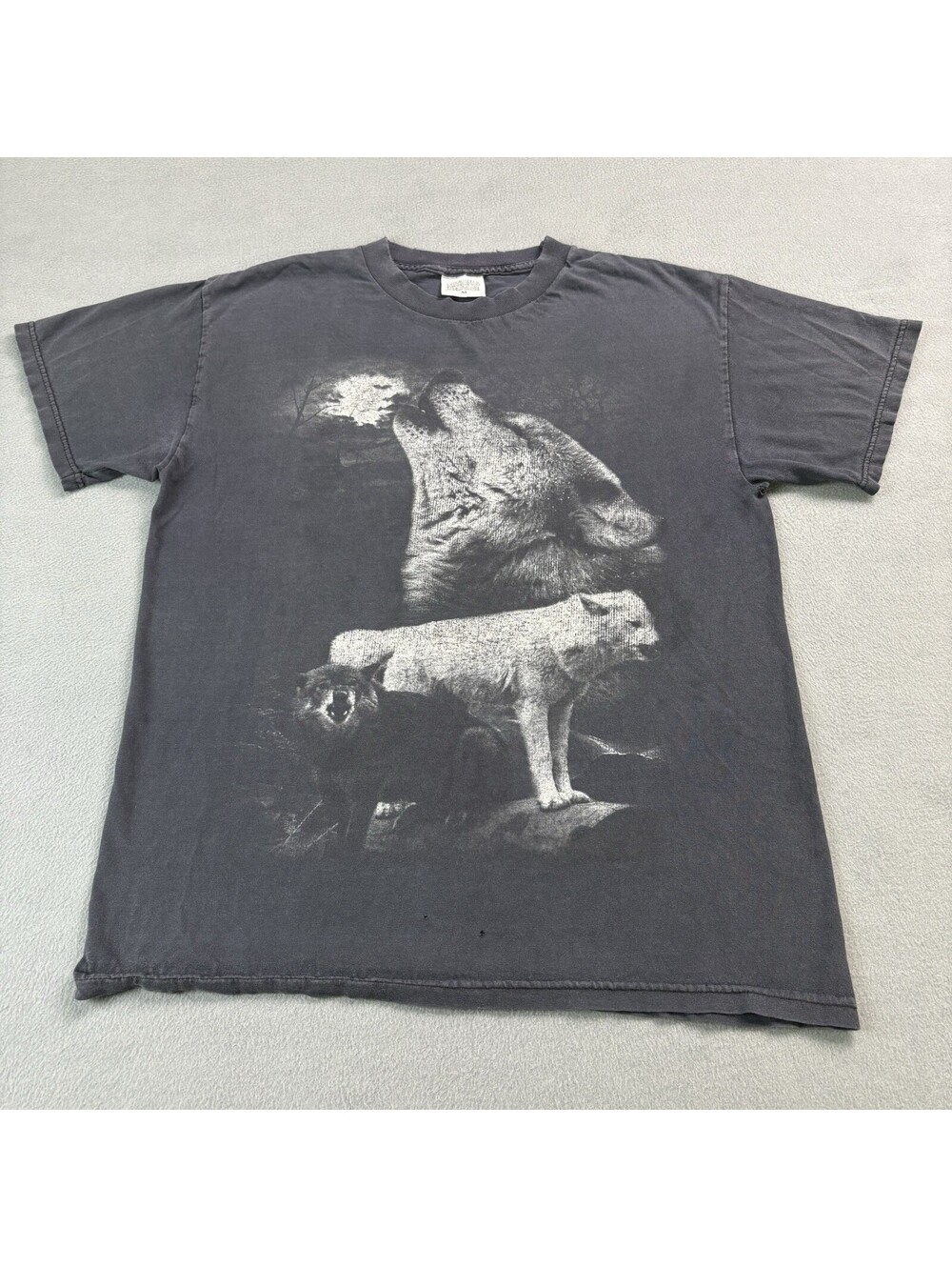 Vintage National Heritage Wolf Nature T Shirt Size Medium Black Sun Faded